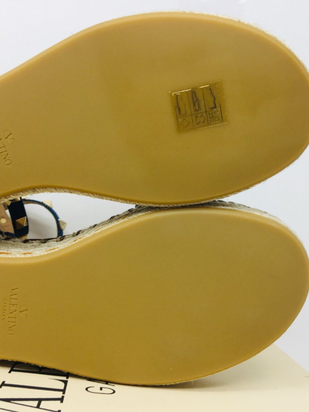 Valentino Garavani 55mm Rockstud Denim Wedge Sandals 8 M - Picture 10 of 11